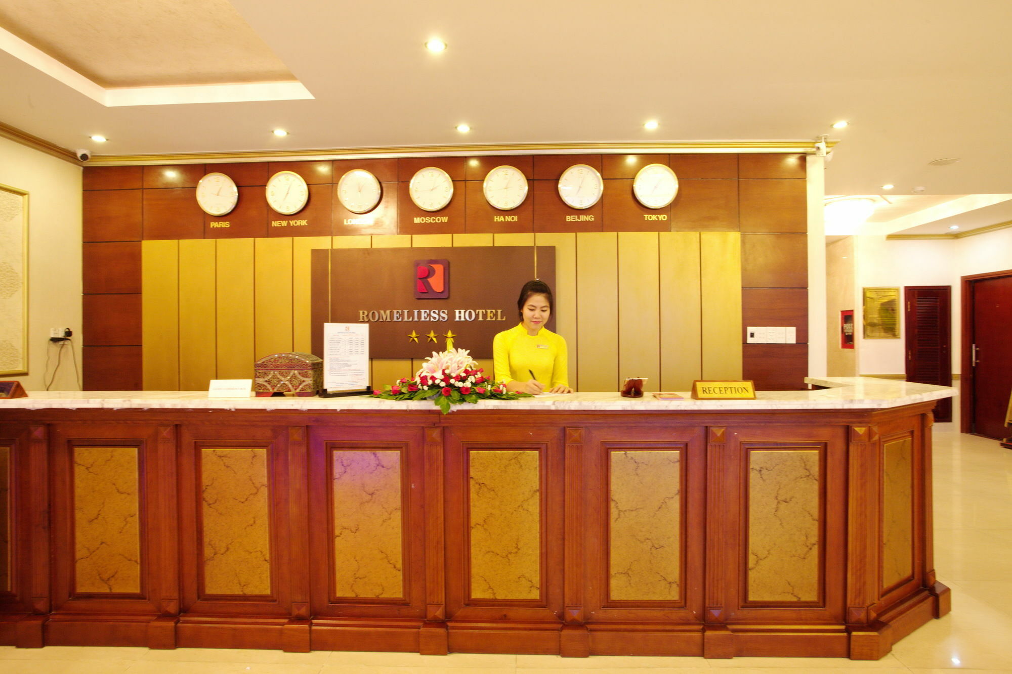 罗姆里斯酒店 头顿 外观 照片
